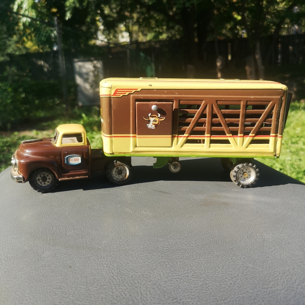 Vintage Japan ALPS Hi-Way Cattle Transport Tin Toy Car, Two Open Doors, 12" Long